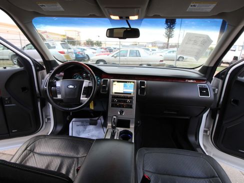 Used 2010 Ford Flex Limited image 25