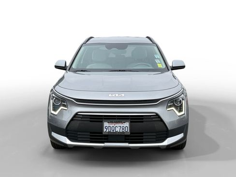Used 2023 Kia Niro EX image 8