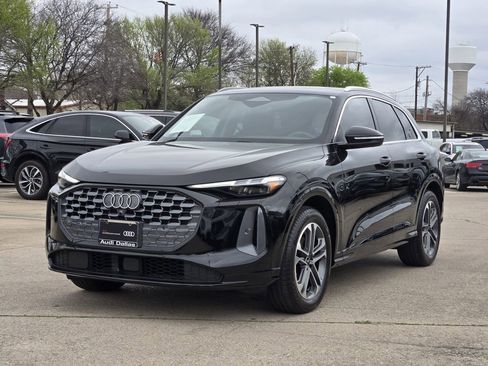 Certified 2025 Audi Q5 Prestige image 6