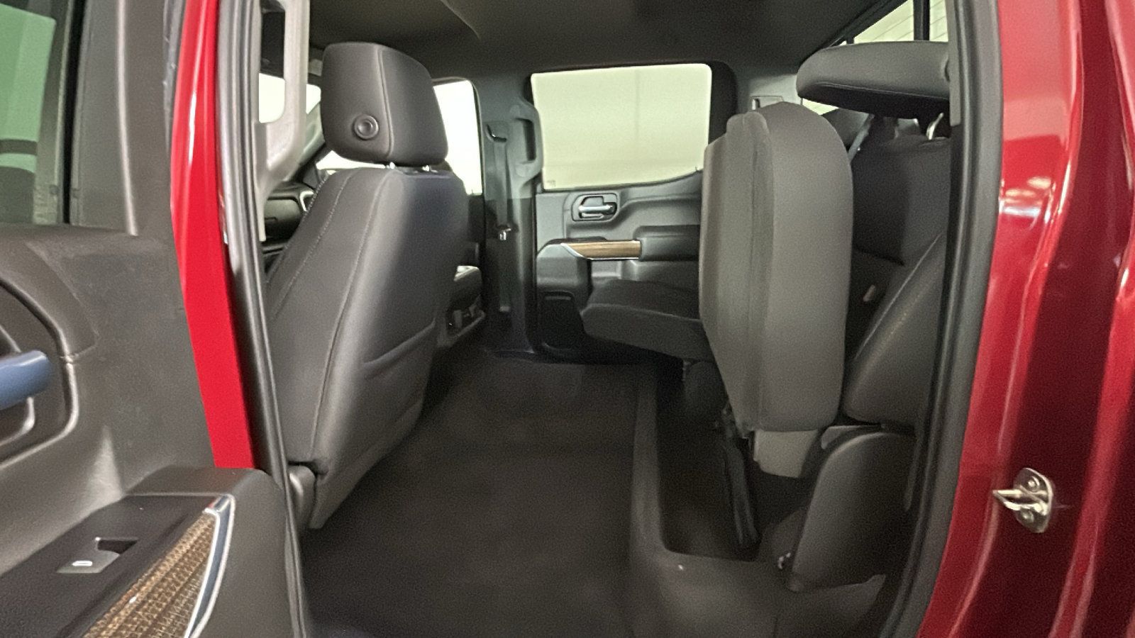 Used 2020 Chevrolet Silverado 1500 LT Trail Boss AWD/4WD image 31