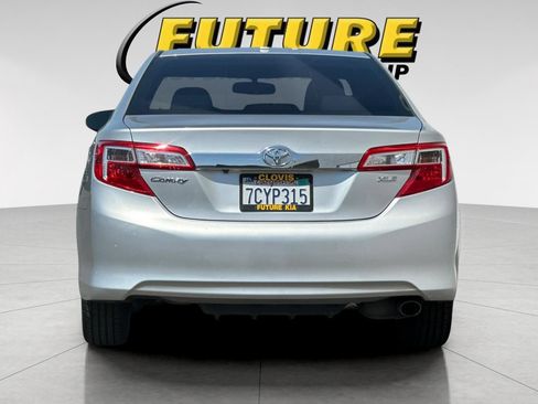 Used 2014 Toyota Camry XLE w/ Leather Package FWD image 5