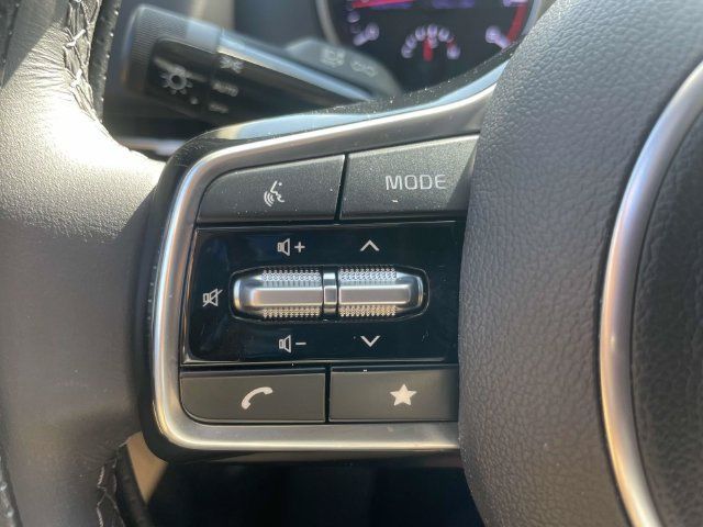 Certified 2024 Kia Carnival LX FWD image 30