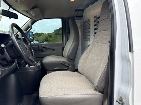 Used 2022 Chevrolet Express 2500 w/ Driver Convenience Package RWD image 2