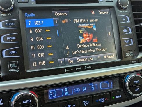 Used 2016 Toyota Highlander Limited w/ Driver Technology Package image 17