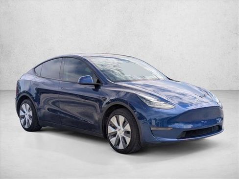 Used 2021 Tesla Model Y Long Range AWD/4WD image 3