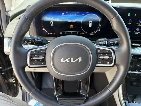 Used 2024 Kia Carnival SX Prestige FWD image 16