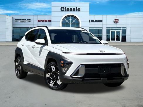 Used 2025 Hyundai Kona SEL FWD image 1