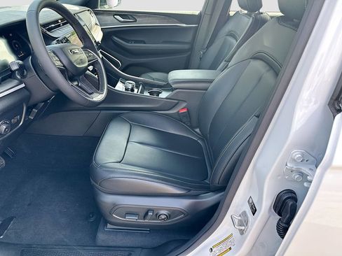 New 2026 Jeep Grand Cherokee Limited w/ Limited Altitude Package image 23