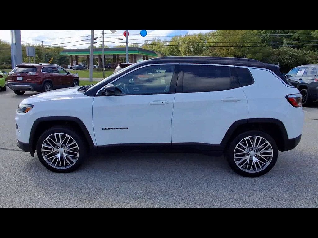 Used 2023 Jeep Compass Limited w/ Elite Group AWD/4WD image 5