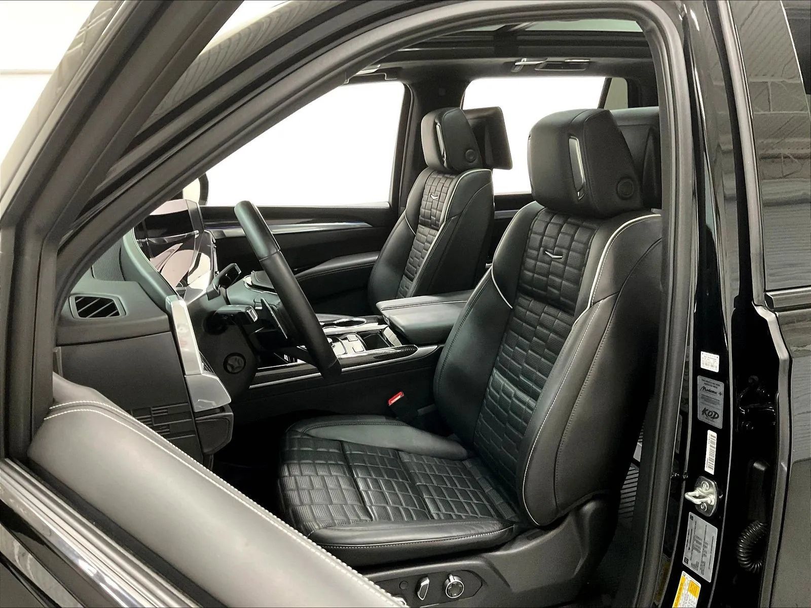 Used 2025 Cadillac Escalade V AWD/4WD image 13