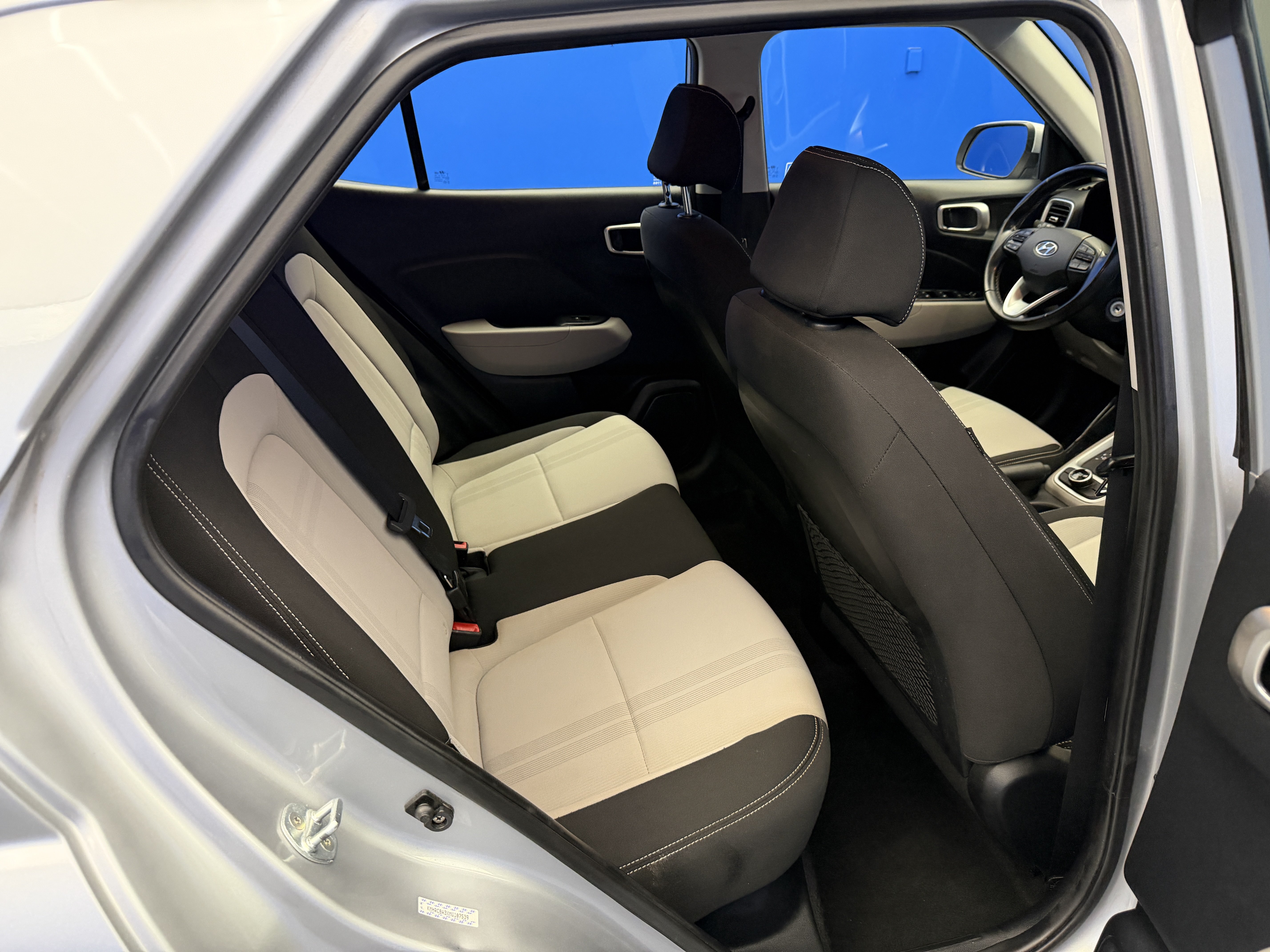 Used 2021 Hyundai Venue SEL FWD image 23