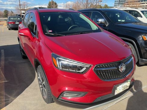 Used 2018 Buick Encore Essence image 2