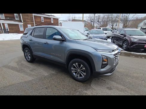 New 2026 Chevrolet Equinox LT image 2