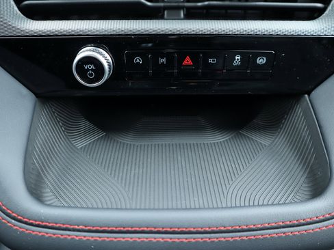 New 2026 Ford Explorer ST-Line w/ ST-Line Street Pack image 9