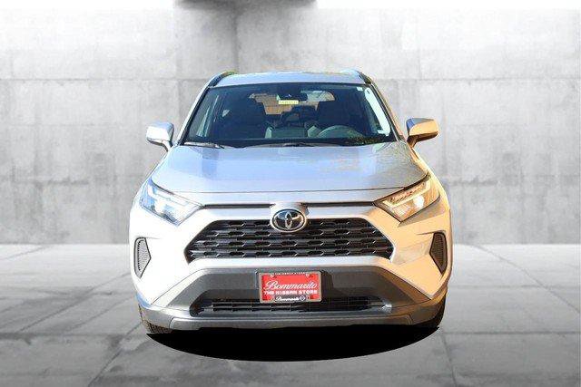 Used 2025 Toyota RAV4 XLE AWD/4WD image 4