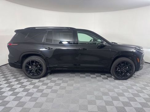 Used 2024 Chevrolet Traverse RS AWD/4WD image 2