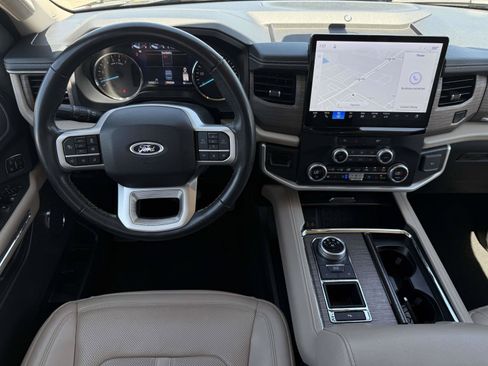 Used 2024 Ford Expedition Limited RWD image 11