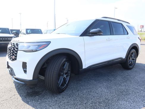 New 2025 Ford Explorer ST w/ Sun And Sound Package image 9