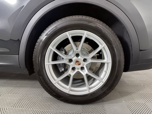 Certified 2026 Porsche Cayenne Coupe AWD/4WD image 12