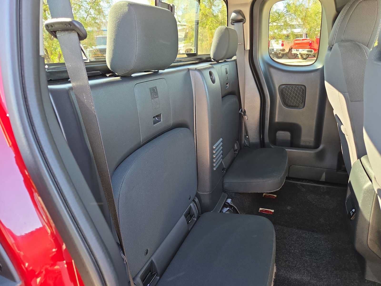 Used 2022 Nissan Frontier SV RWD image 17