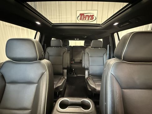 Used 2021 Chevrolet Suburban Premier w/ Premium Package AWD/4WD image 25