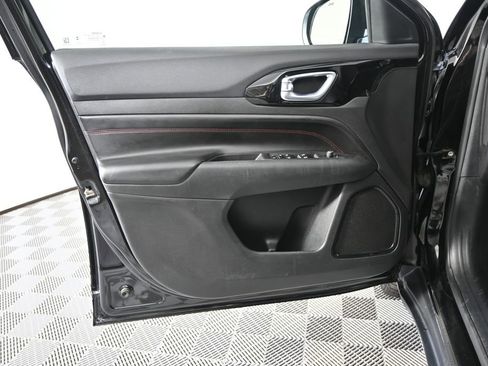 Used 2024 Jeep Compass Trailhawk AWD/4WD image 19