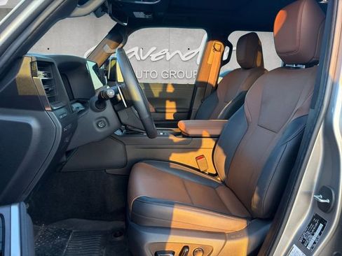 Used 2024 Lexus GX 550 w/ Accessory Package (Z1) AWD/4WD image 10