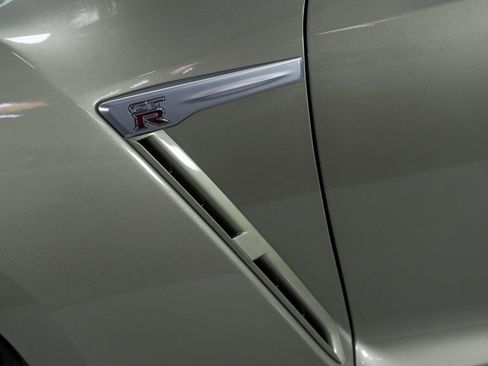 Used 2024 Nissan GT-R T-spec Dual-clutch 6-Speed Tra w/ Floor Mat Package image 19