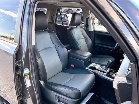 Used 2019 Toyota 4Runner SR5 Premium image 11