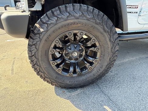 Used 2014 Jeep Wrangler Sport w/ Quick Order Package 23S AWD/4WD image 6