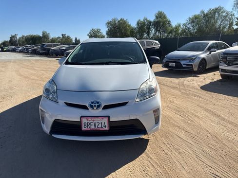 Used 2015 Toyota Prius Two FWD image 2