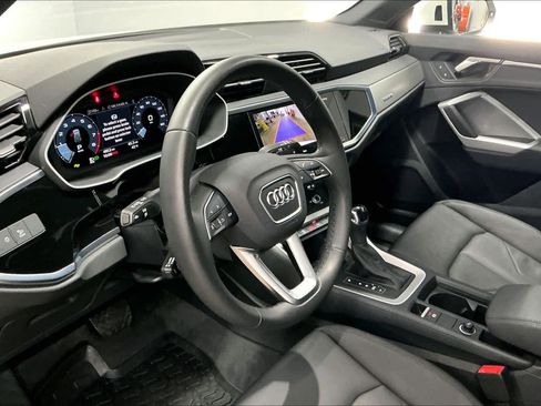 Used 2025 Audi Q3 2.0T Premium image 16