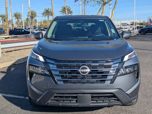 Certified 2025 Nissan Rogue SV image 9