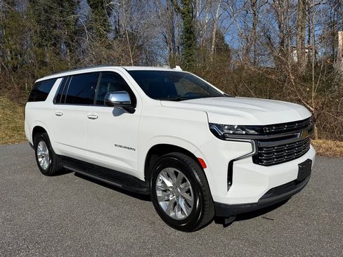 Used 2023 Chevrolet Suburban Premier image 4