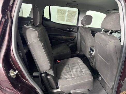 Used 2018 GMC Acadia SLE image 18