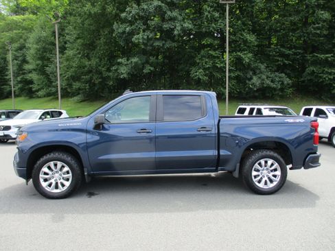 Used 2022 Chevrolet Silverado 1500 Custom AWD/4WD image 8