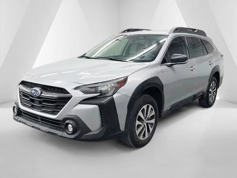 Used 2024 Subaru Outback AWD/4WD image 3