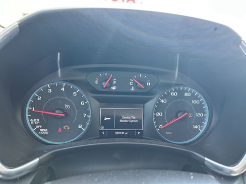 Used 2018 Chevrolet Equinox LT FWD image 16