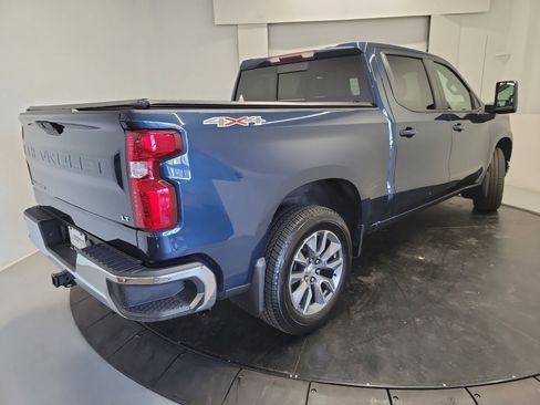 Used 2021 Chevrolet Silverado 1500 LT w/ Convenience Package II AWD/4WD image 9