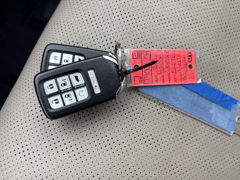 Used 2023 Honda Odyssey Elite image 38