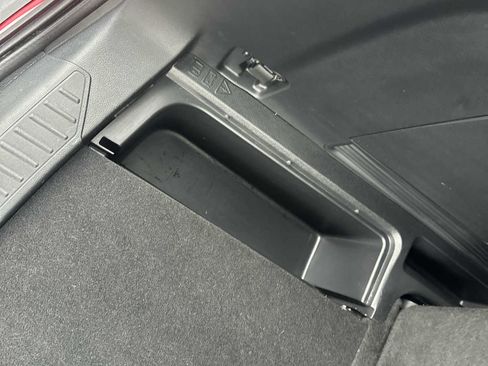 Used 2022 Ford Explorer XLT image 19