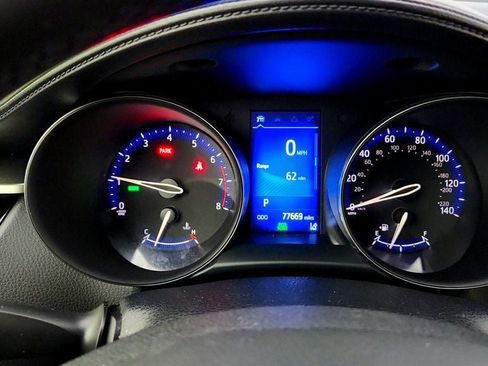 Used 2018 Toyota C-HR XLE FWD image 14