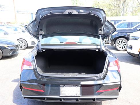 Used 2025 Hyundai Elantra SEL FWD image 51