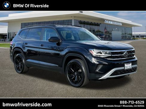 Used 2023 Volkswagen Atlas SE w/ Black Wheel Package image 1
