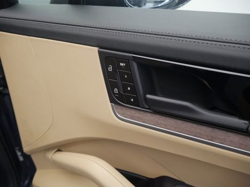 New 2026 Porsche Cayenne Coupe AWD/4WD image 28