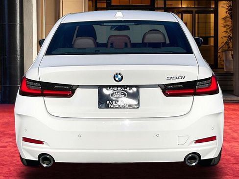Used 2023 BMW 330i Sedan w/ Convenience Package RWD image 4