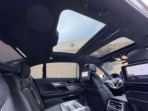 Used 2018 BMW ALPINA B7 xDrive image 40