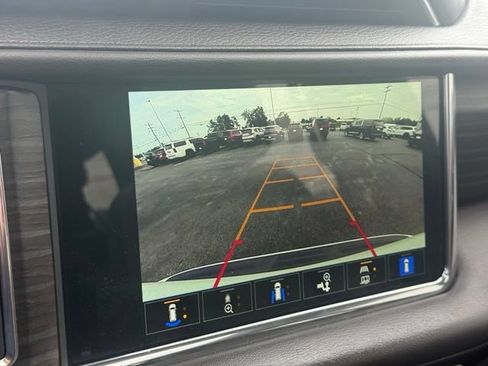 Used 2022 GMC Yukon Denali w/ Max Trailering Package AWD/4WD image 9