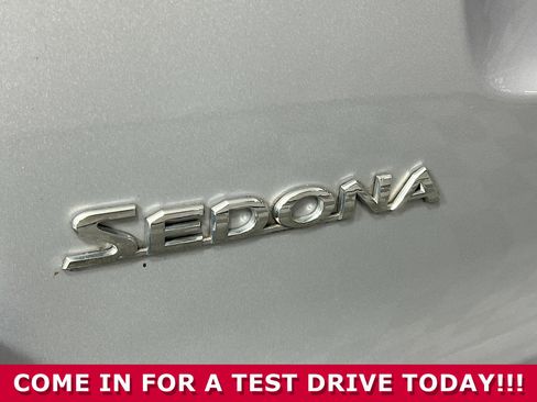 Used 2011 Kia Sedona LX image 30