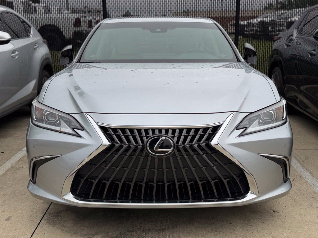 Used 2025 Lexus ES 350 w/ Premium Package FWD image 2